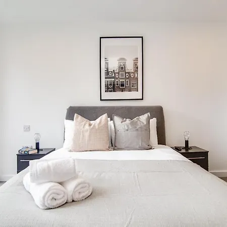 Apartment Pluxa Lavish Escape Classy City Centre *